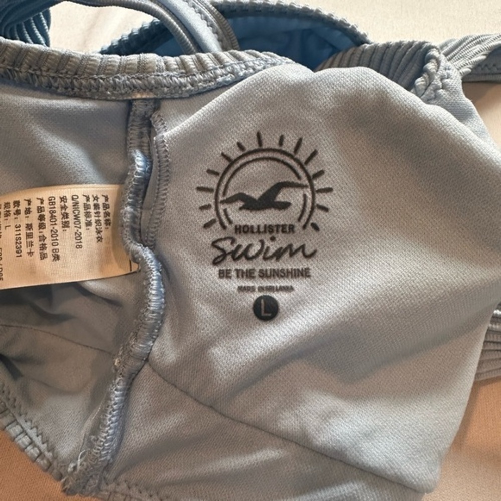 Hollister blue swim bikini top - Picture 3 of 3